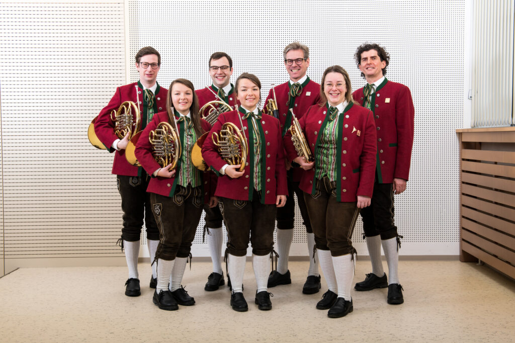 (Horn: v.l.n.r. Florian Pichler, Julia Kreuzmayr, Andreas Meindlberger, Bianca Kreuzmayr, Markus Grubmair, Bettina Kreuzmayr, Hermann Greinecker)